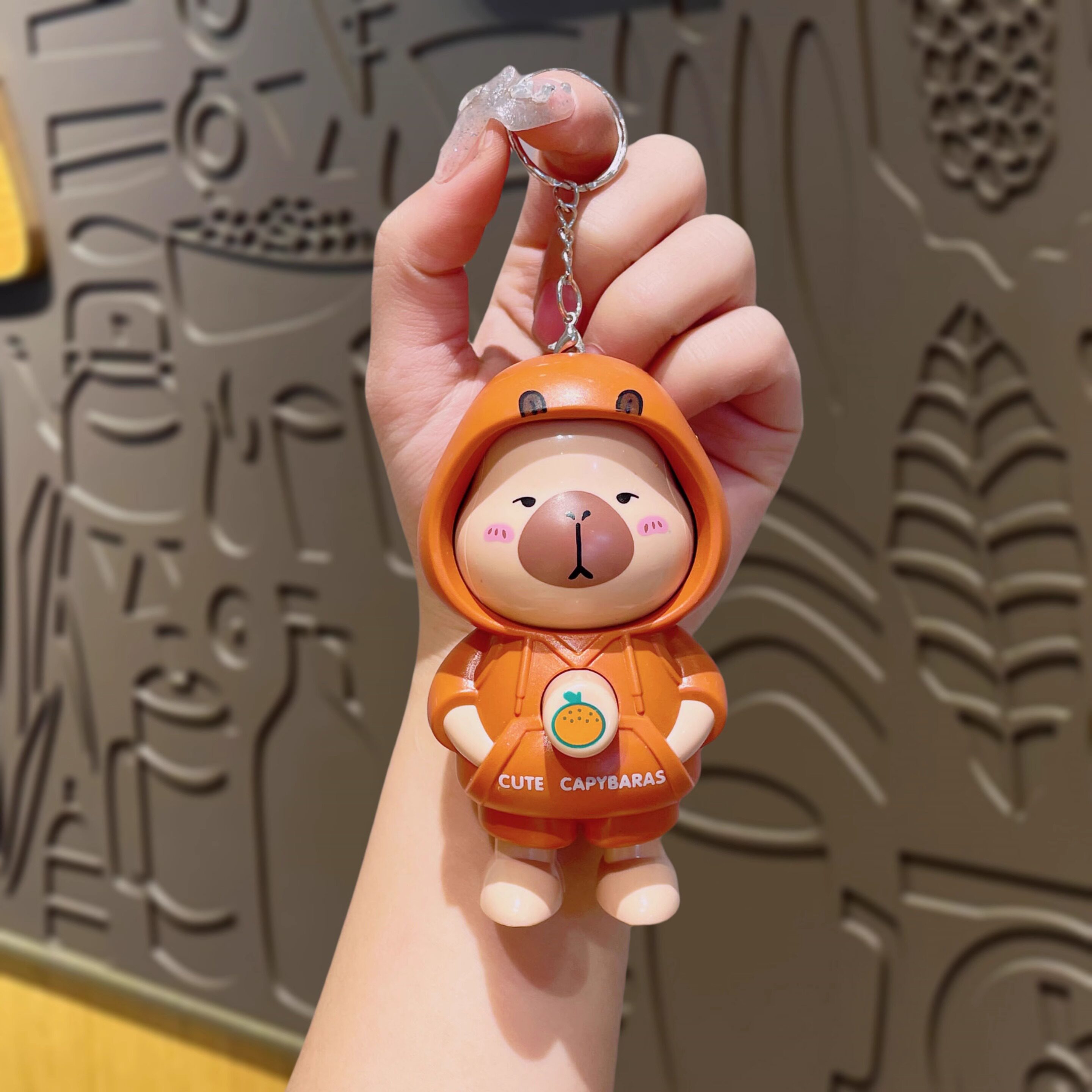 卡通卡皮巴拉变脸公仔网红钥匙扣创意小礼品解压玩具学生包包挂件