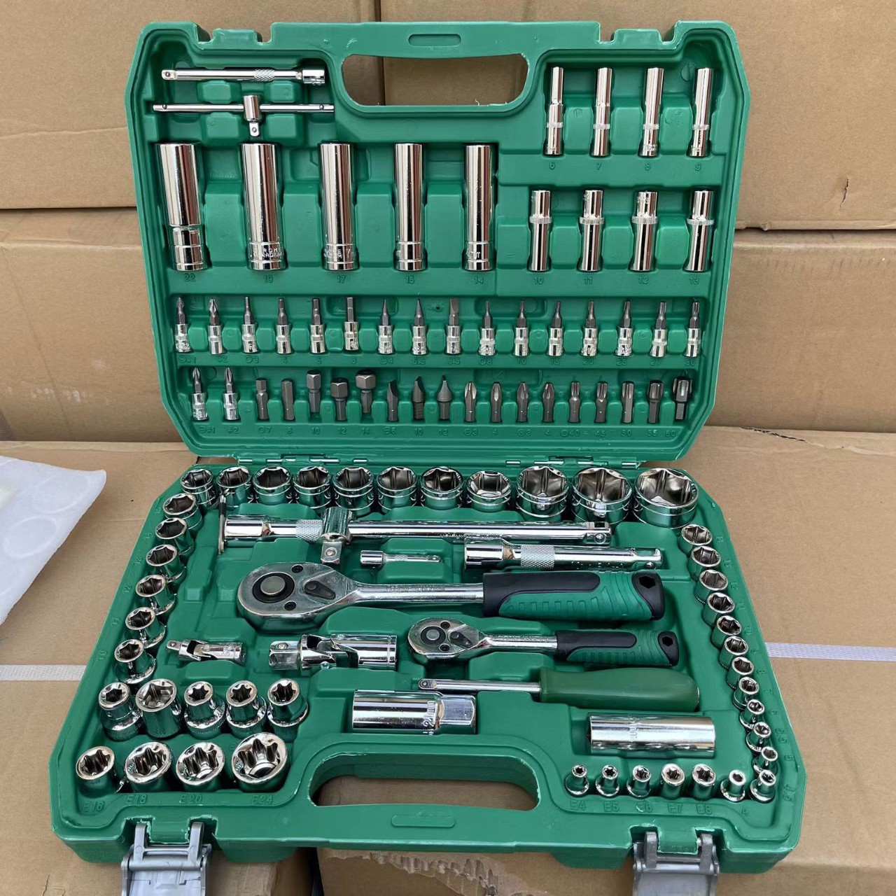 Wholesale Sleeve Tool Set 108pcs Lot Head Sleeve Hardware Wrench Tool Auto Parts Auto Repair Tool Set
